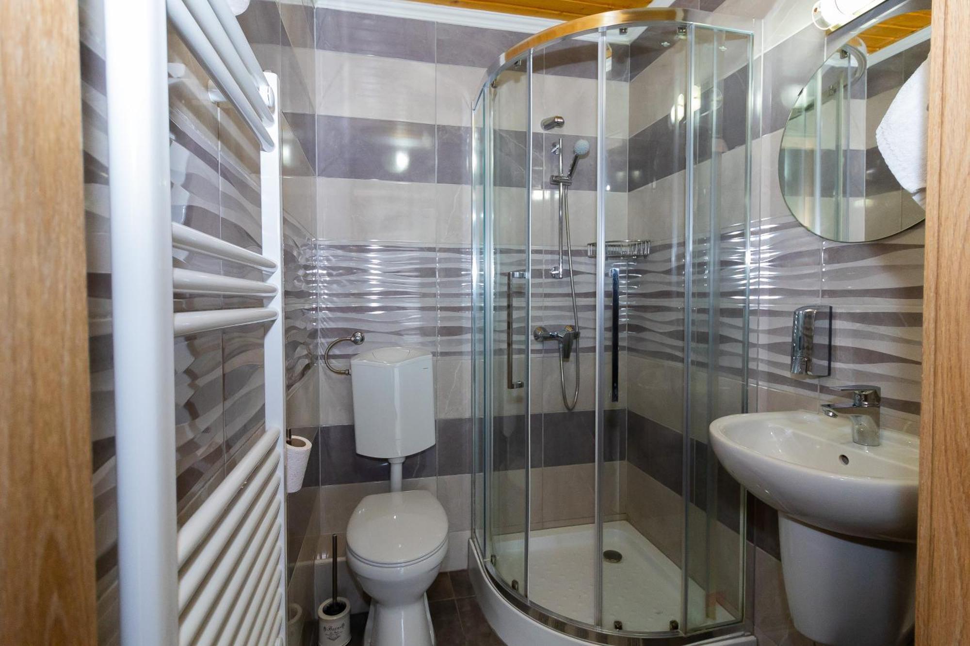 Tisza Panzio Es Apartman Тисауйварош Екстериор снимка