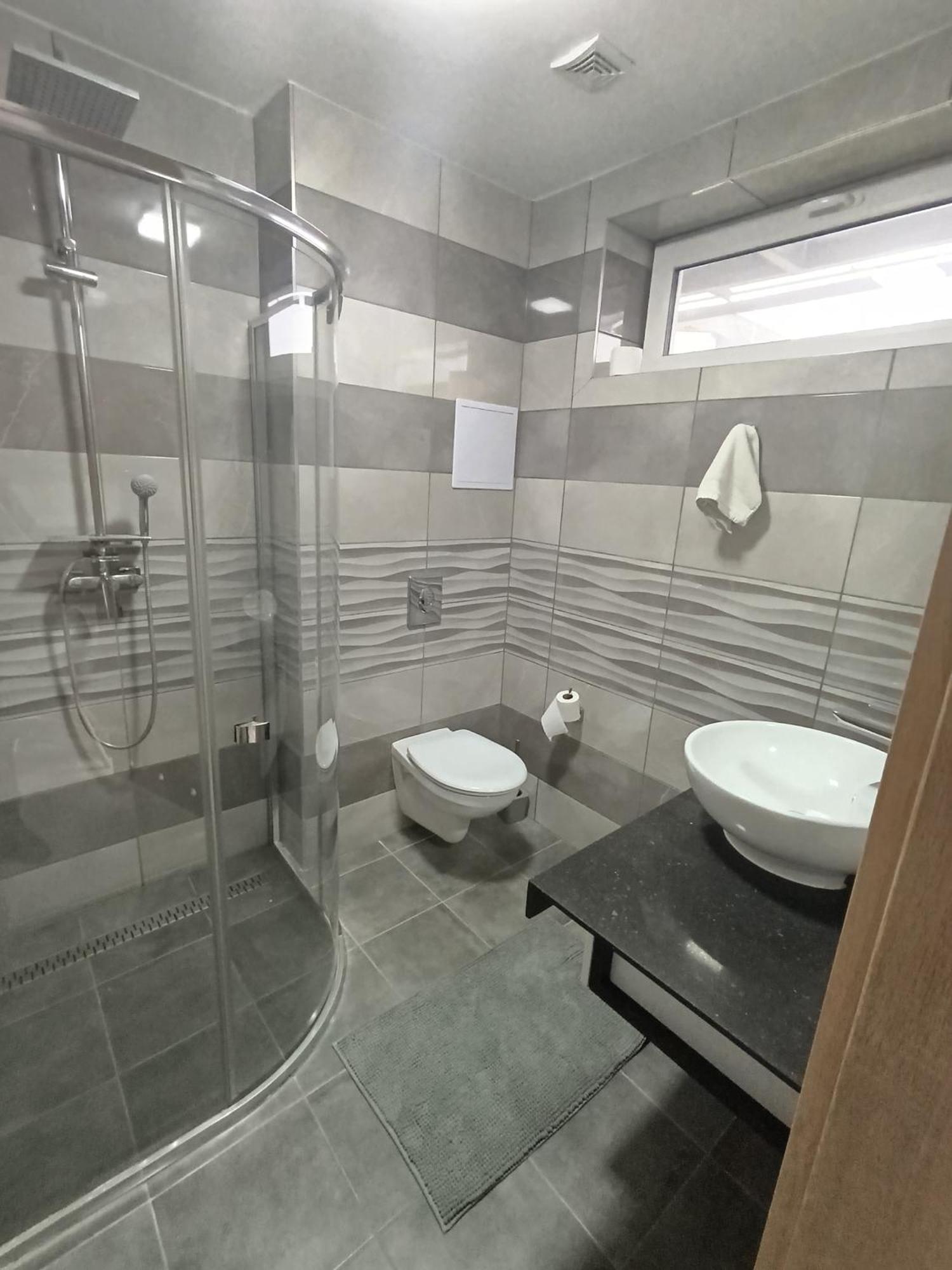 Tisza Panzio Es Apartman Тисауйварош Екстериор снимка